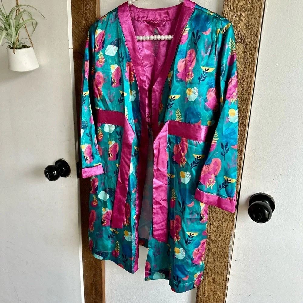 Rare Disney Frozen Girl’s Silky Robe Size 7/8 ADORABLE Seriously the cutest robe
